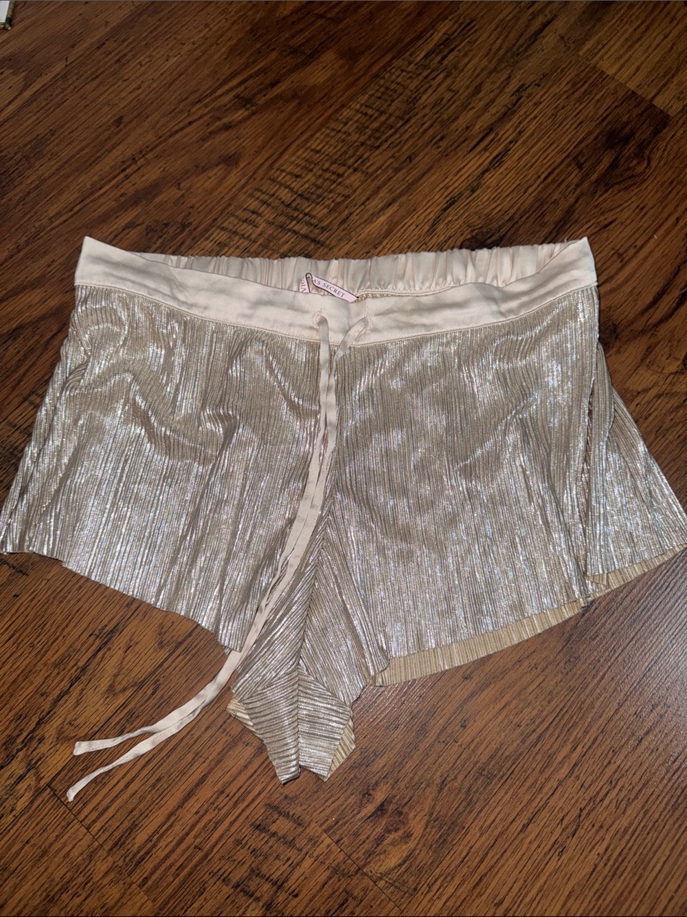 Luxurious Metallic Cream Lounge Shorts 29.T